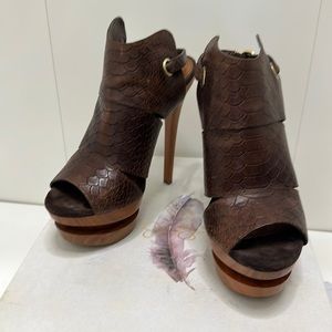 Jessica Simpson heel vegan leather size 8